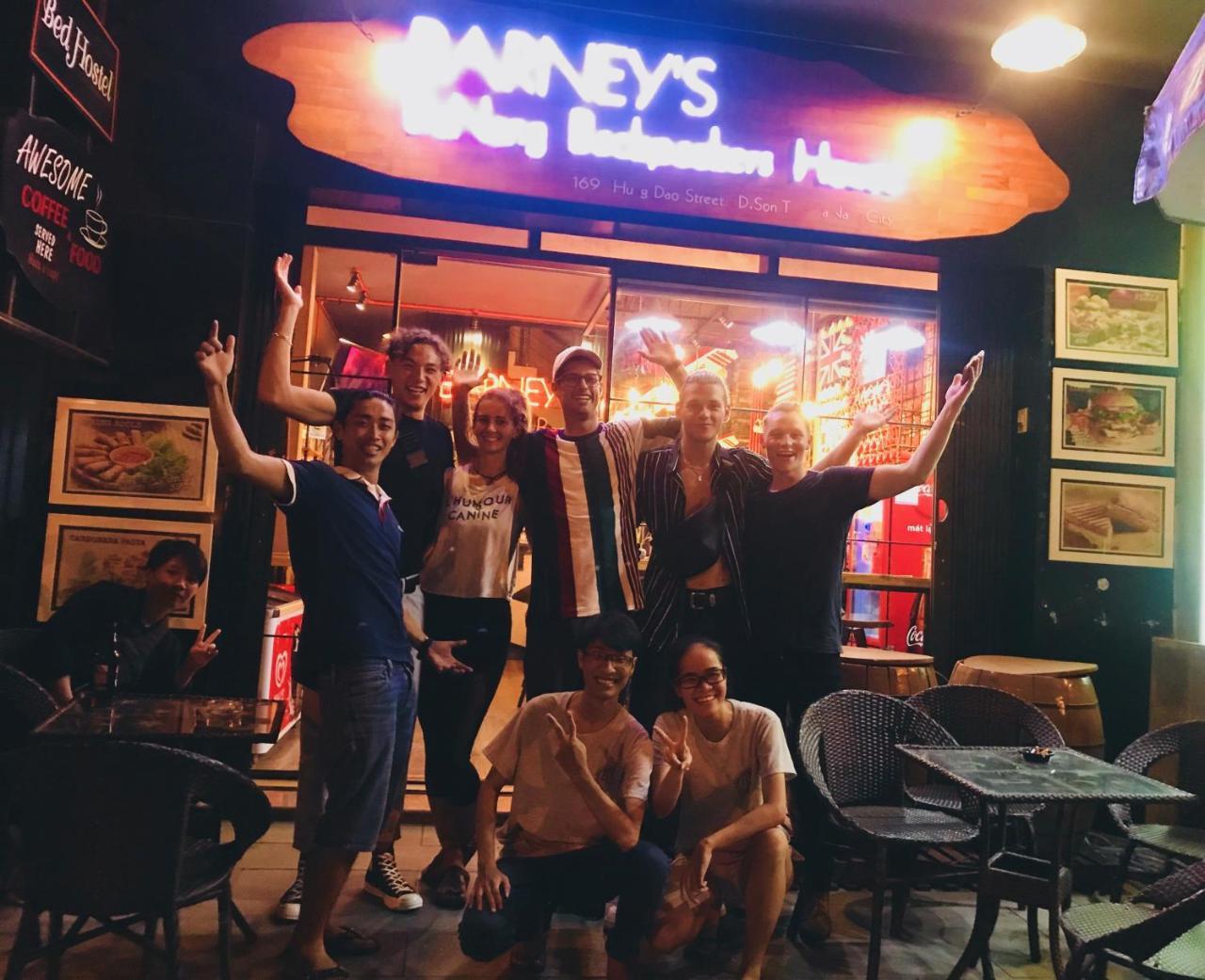 Barney'S Danang Backpackers Hostel Exteriör bild